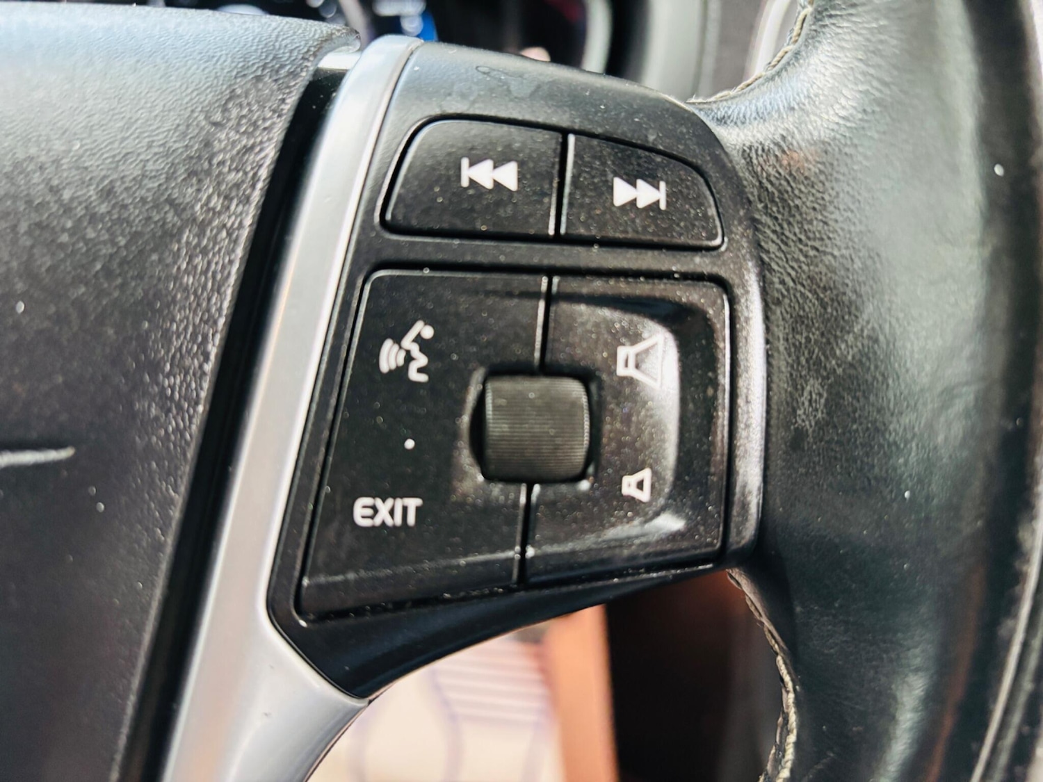 Used Volvo V40 2015 for sale - 76349787: Photo 19
