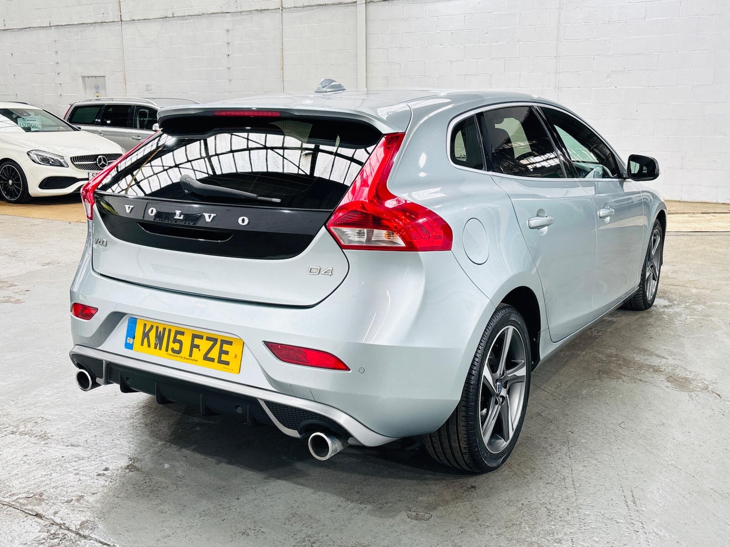 Used Volvo V40 2015 for sale - 76349787: Photo 5
