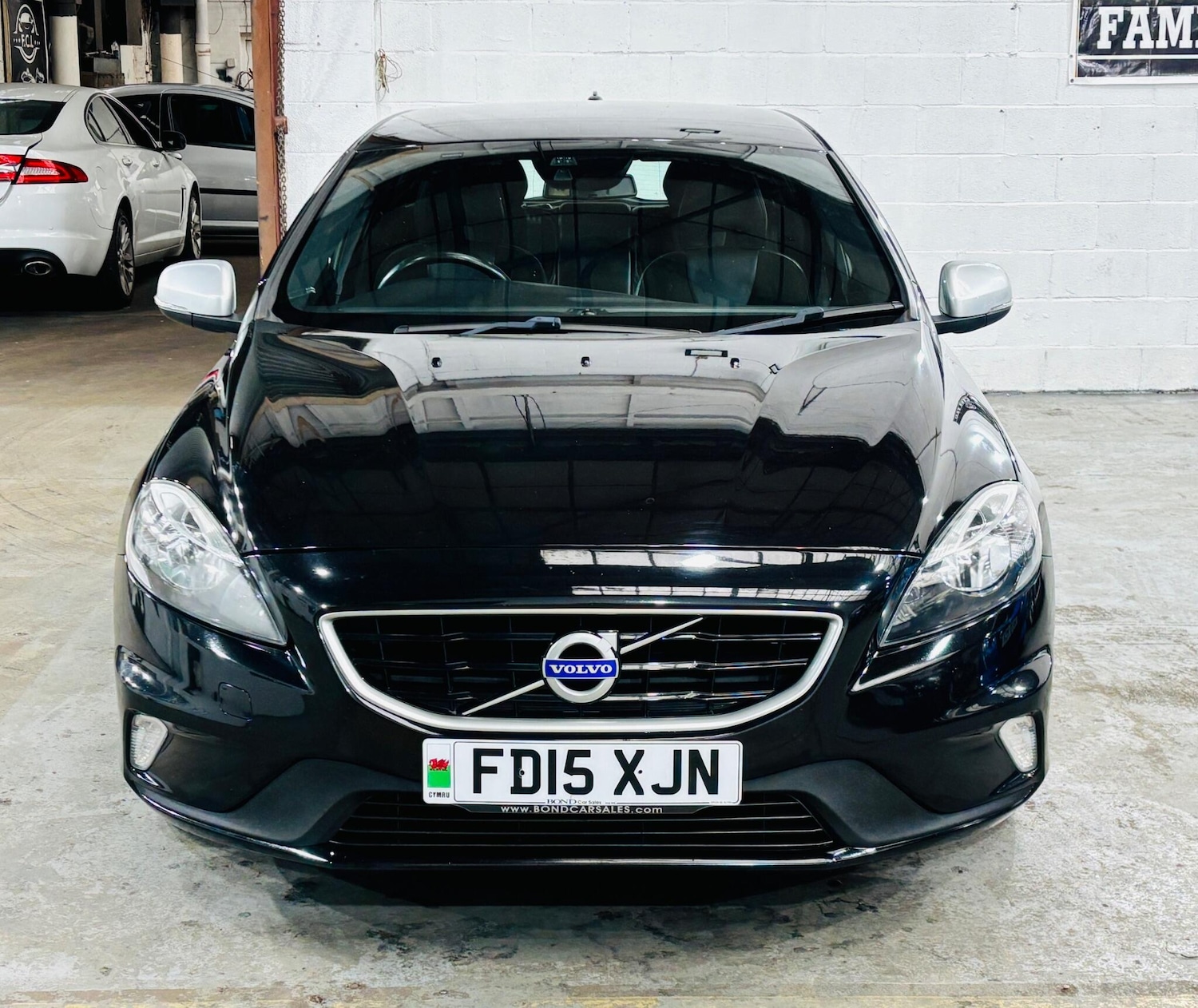 Used Volvo V40 for sale - 77794230: Photo 2
