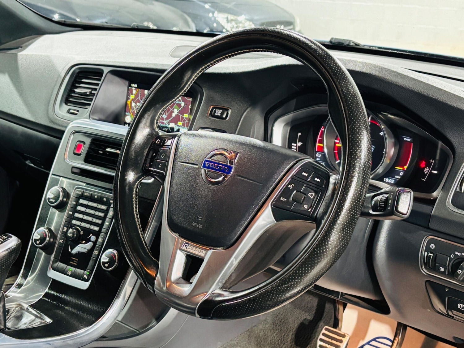 Used Volvo V60 2015 for sale - 76561460: Photo 11