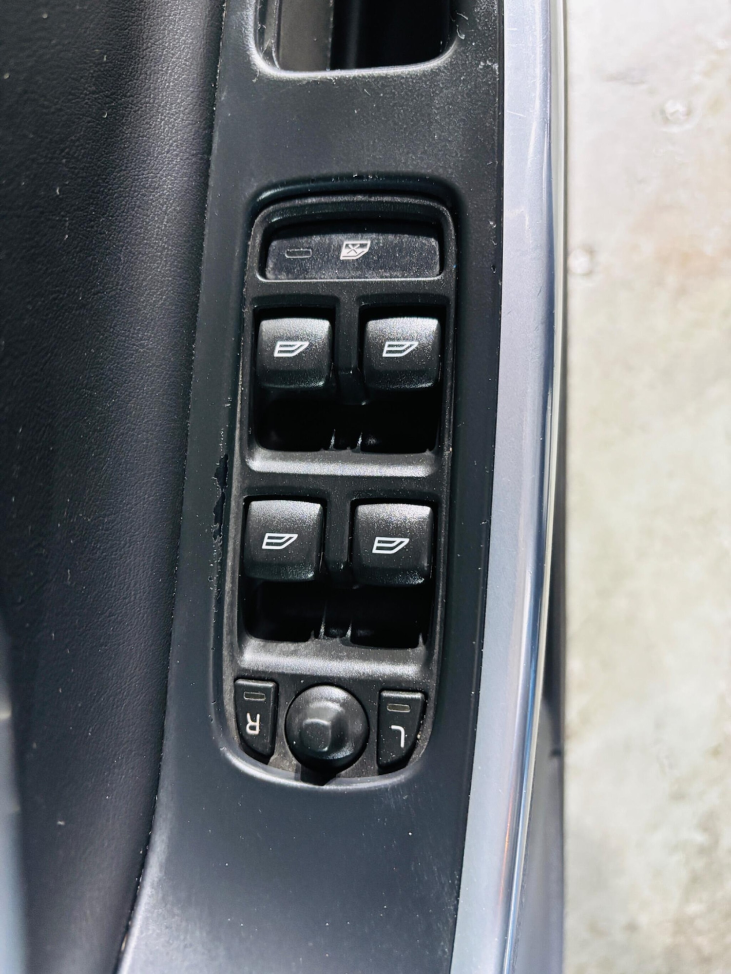 Used Volvo V60 2015 for sale - 76561460: Photo 17