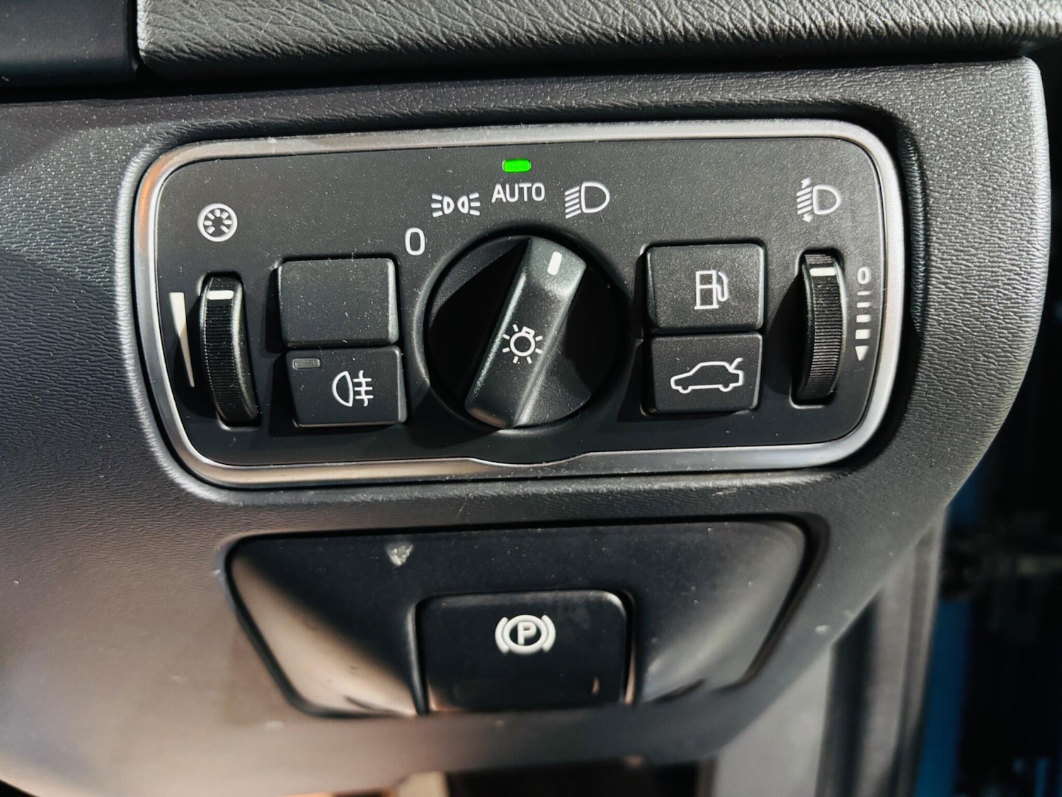 Used Volvo V60 2015 for sale - 76561460: Photo 18