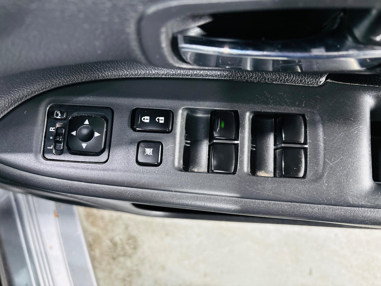 Used Mitsubishi Outlander 2014 for sale - 76360728: Photo 17