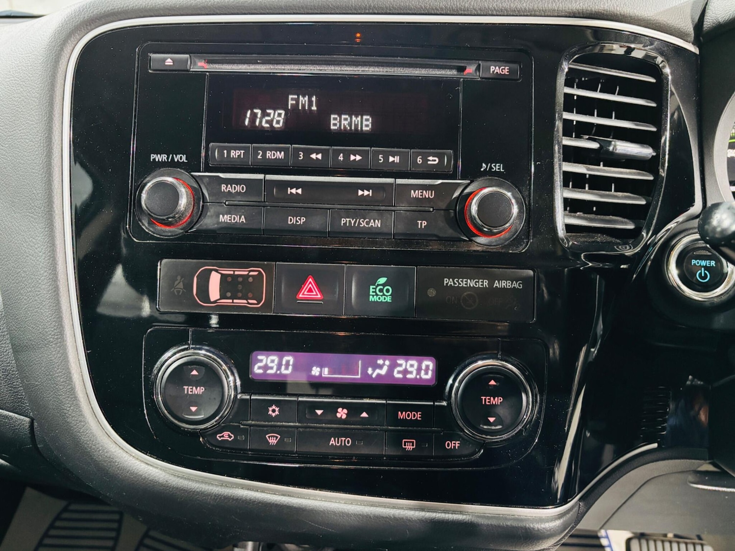 Used Mitsubishi Outlander 2014 for sale - 76360728: Photo 22