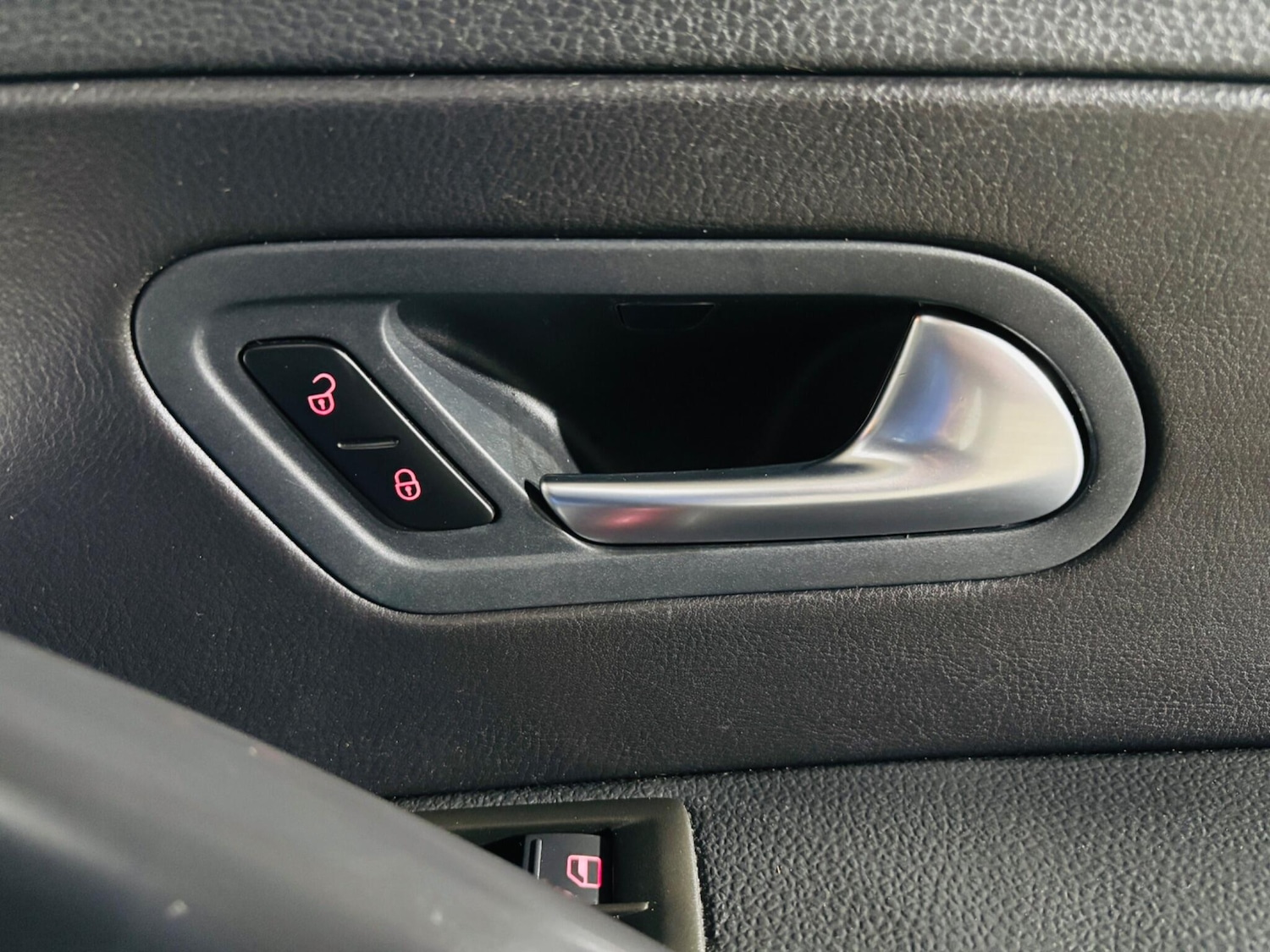 Used Volkswagen Scirocco 2013 for sale - 76993407: Photo 18