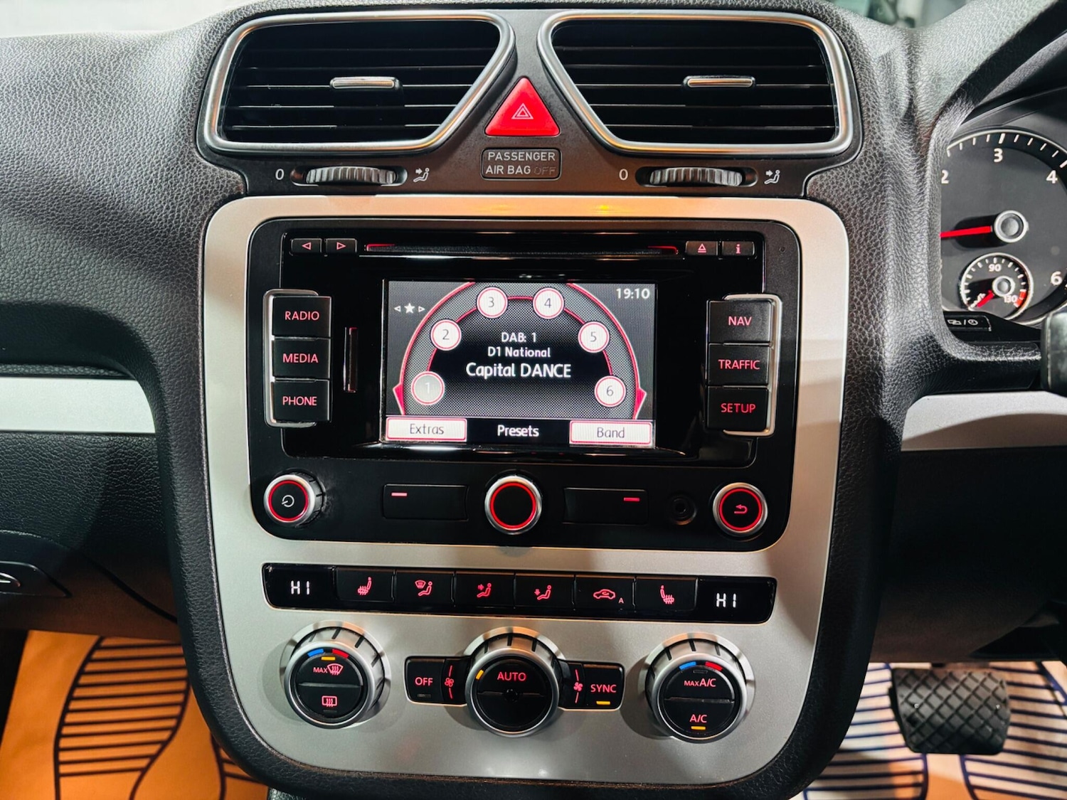 Used Volkswagen Scirocco 2013 for sale - 76993407: Photo 25