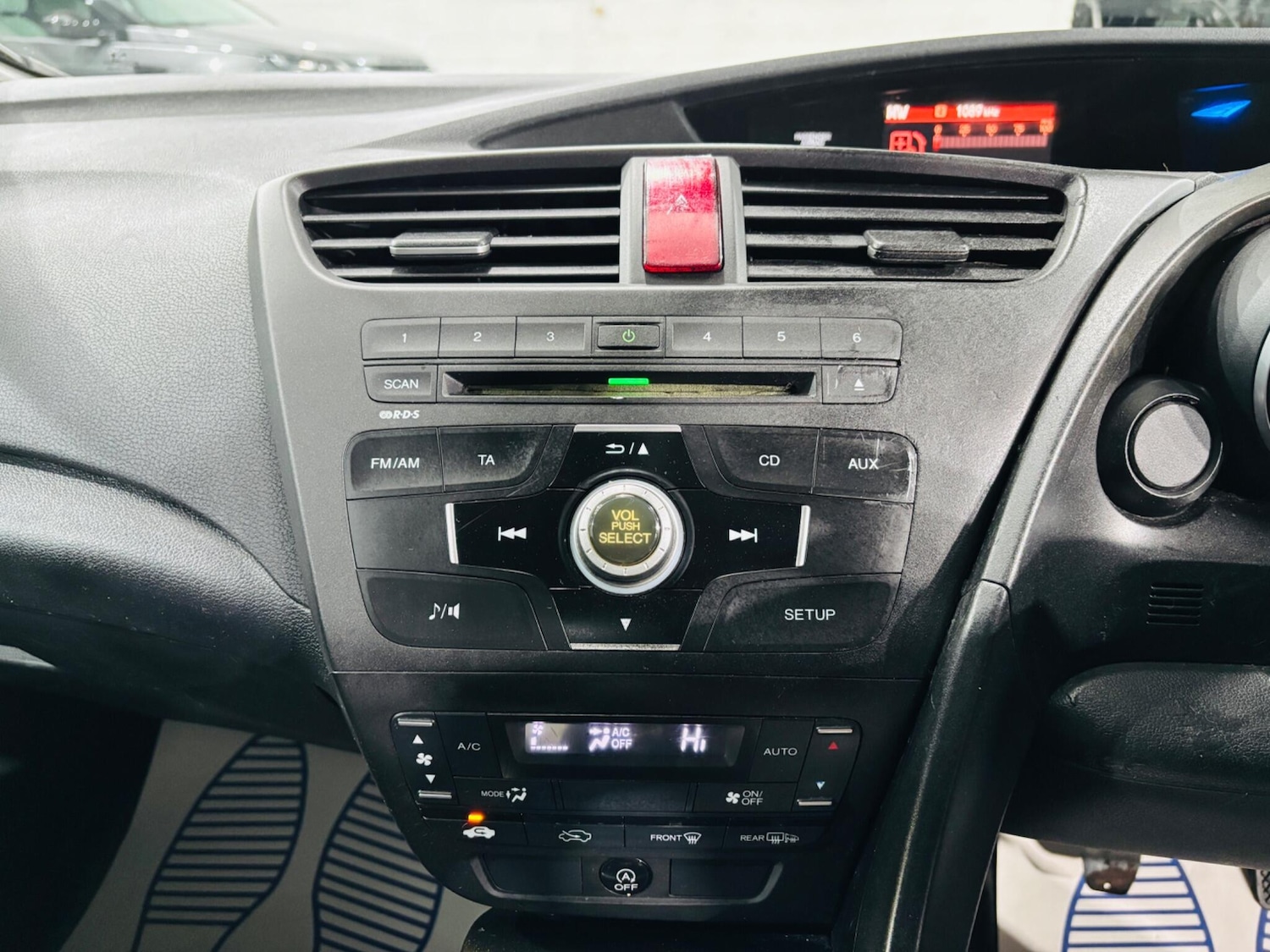 Used Honda Civic 2012 for sale - 76094141: Photo 22