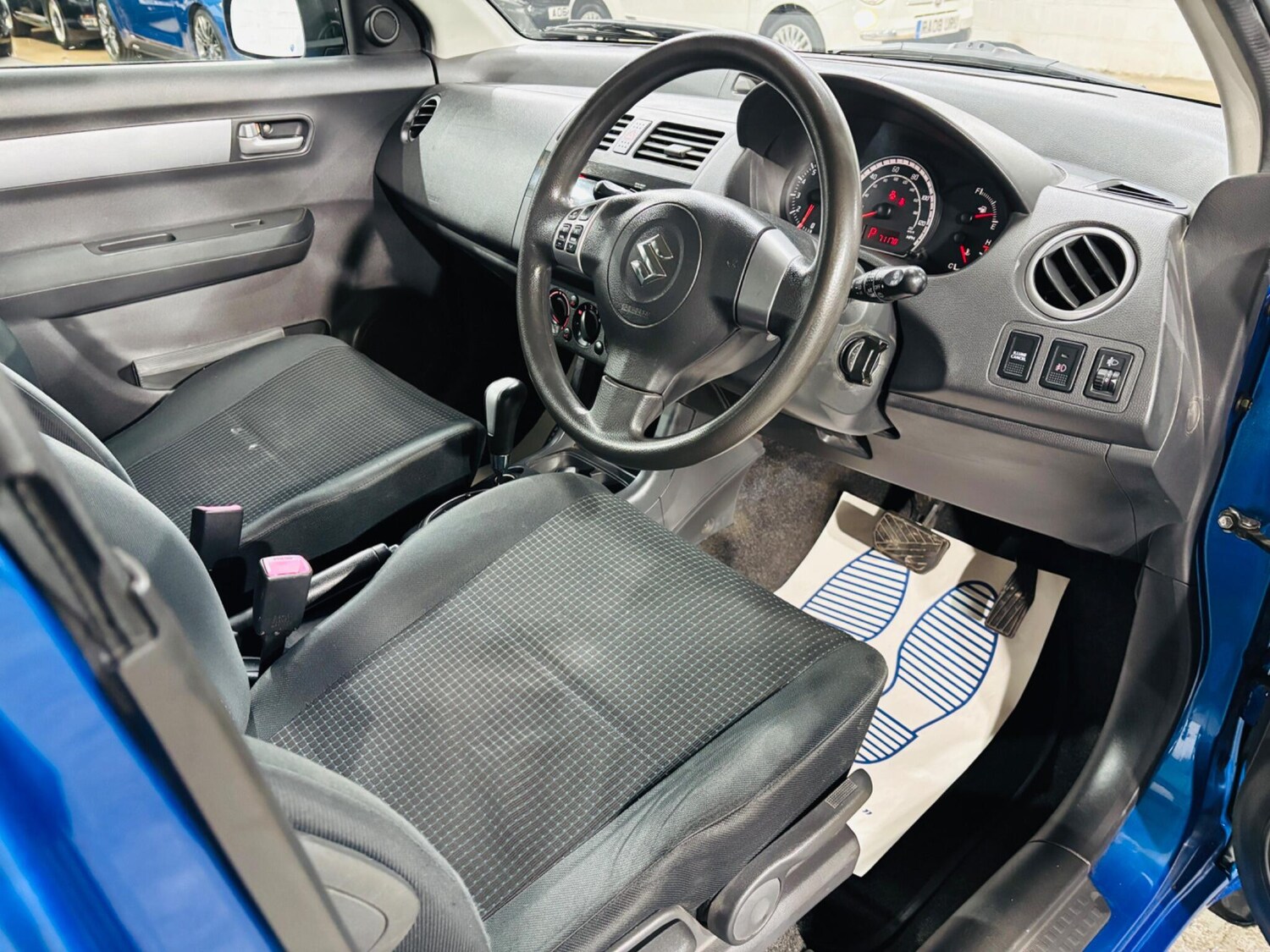 Used Suzuki Swift for sale - 77574549: Photo 10