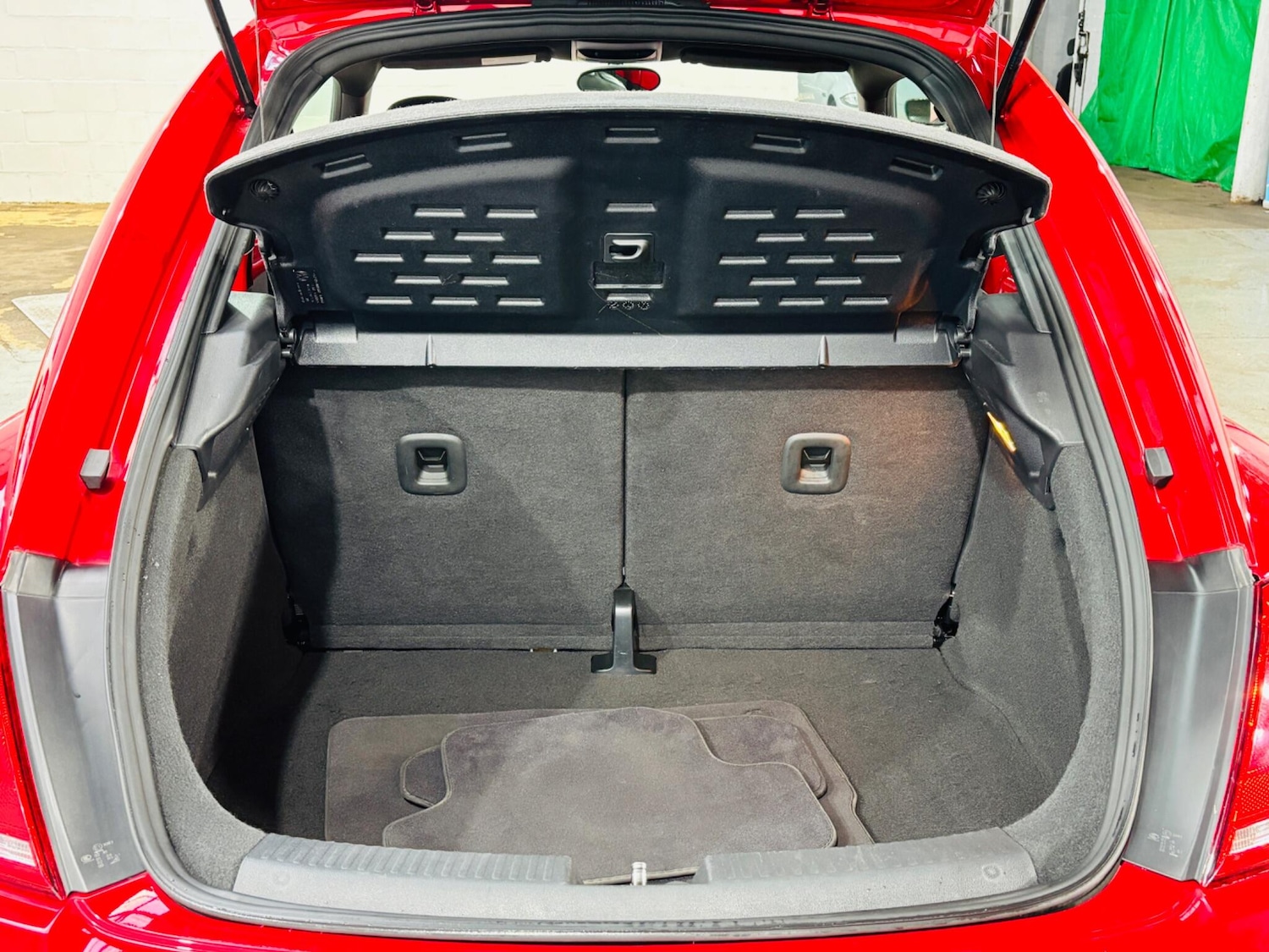 Used Volkswagen Beetle 2013 for sale - 76995416: Photo 35