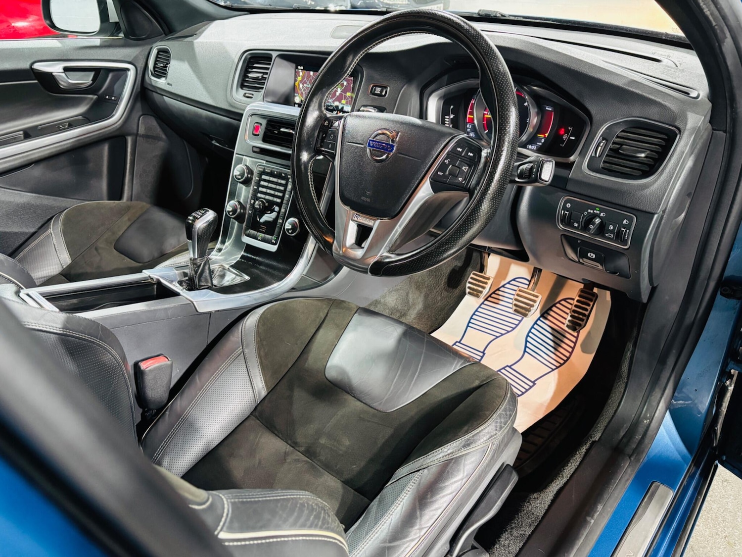 Used Volvo V60 2015 for sale - 76990658: Photo 10