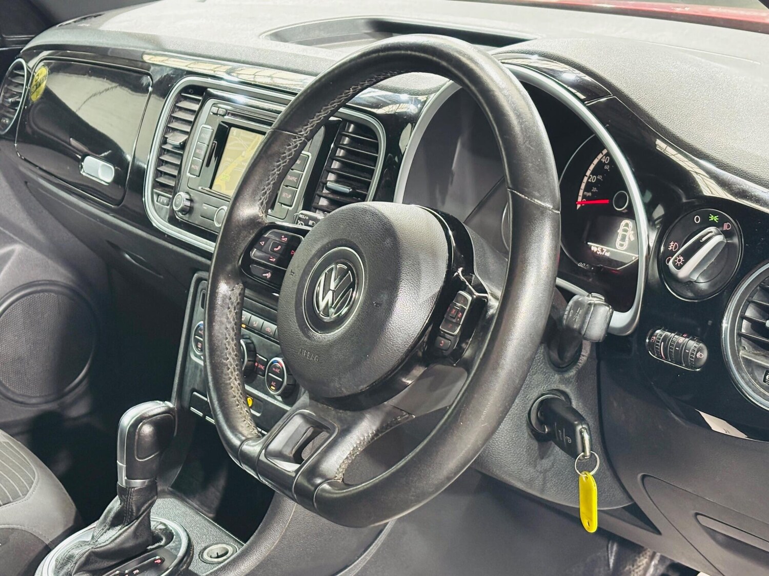 Used Volkswagen Beetle for sale - 78185294: Photo 11