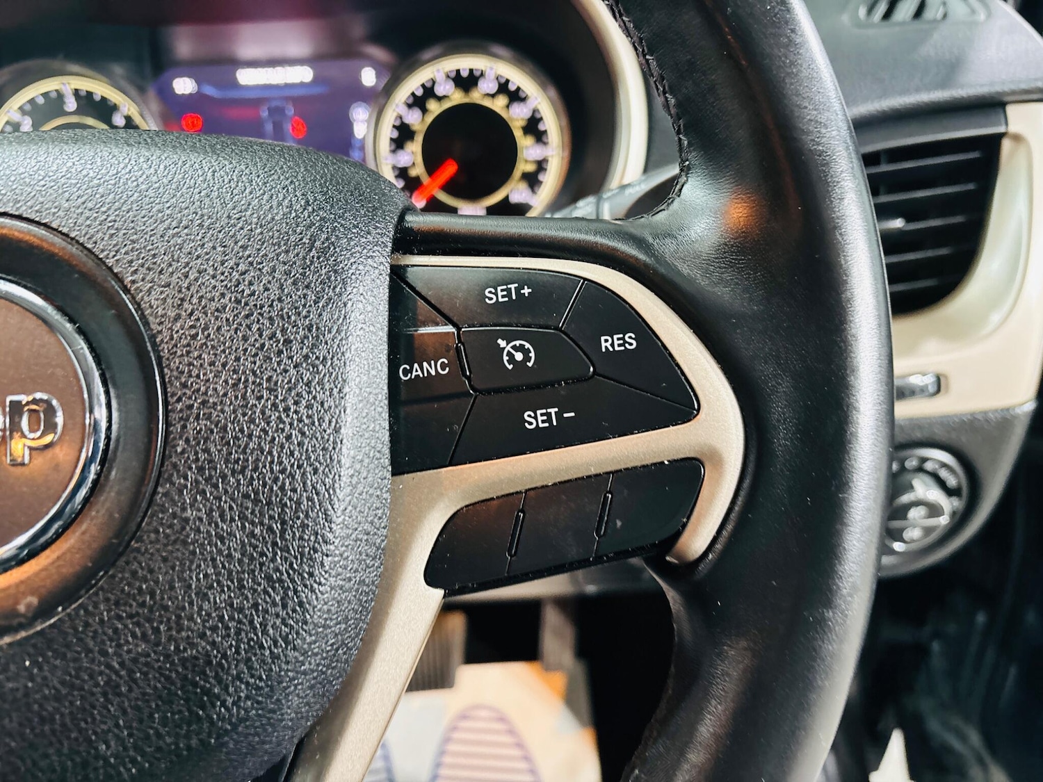 Used Jeep Cherokee 2014 for sale - 78048221: Photo 26