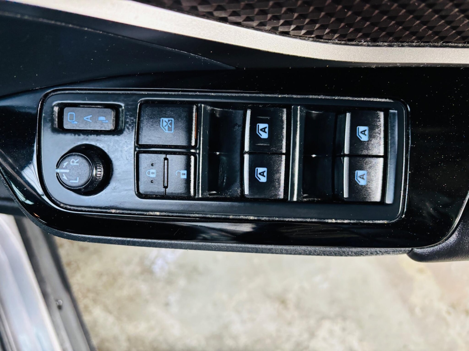 Used Toyota C-HR 2018 for sale - 77626155: Photo 17