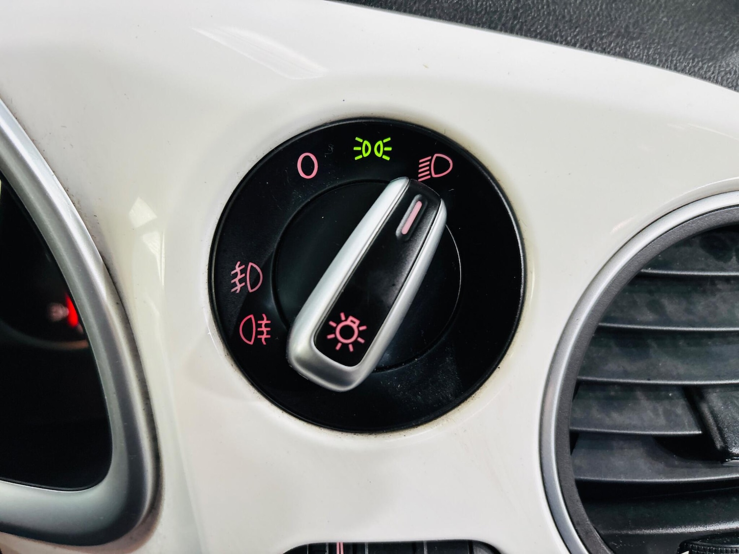 Used Volkswagen Beetle 2012 for sale - 78171307: Photo 19