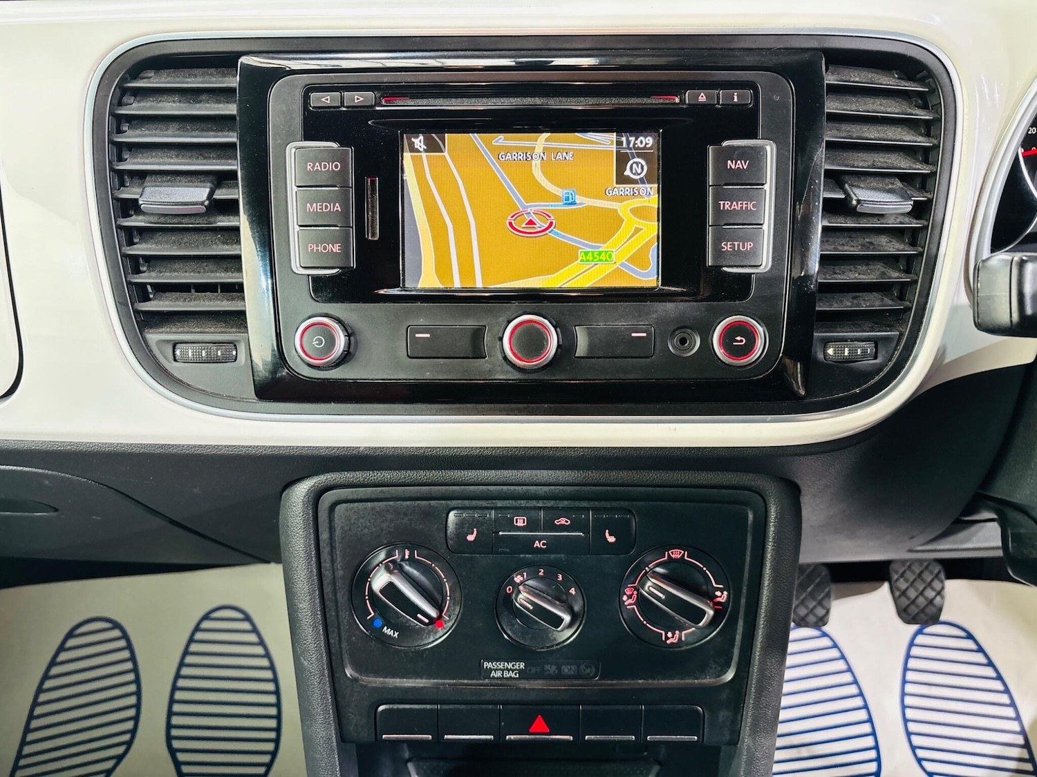 Used Volkswagen Beetle 2012 for sale - 78171307: Photo 22