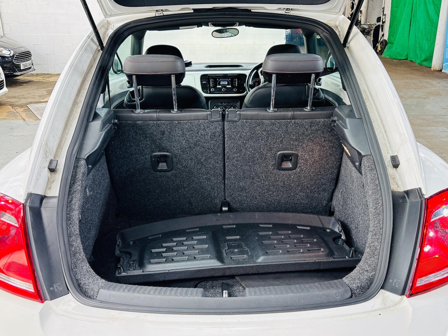 Used Volkswagen Beetle 2012 for sale - 78171307: Photo 31