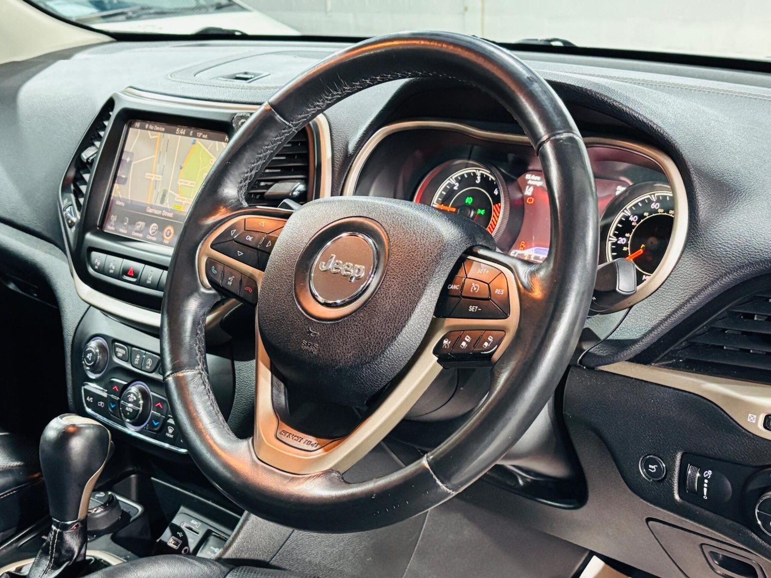 Used Jeep Cherokee 2015 for sale - 76361216: Photo 11
