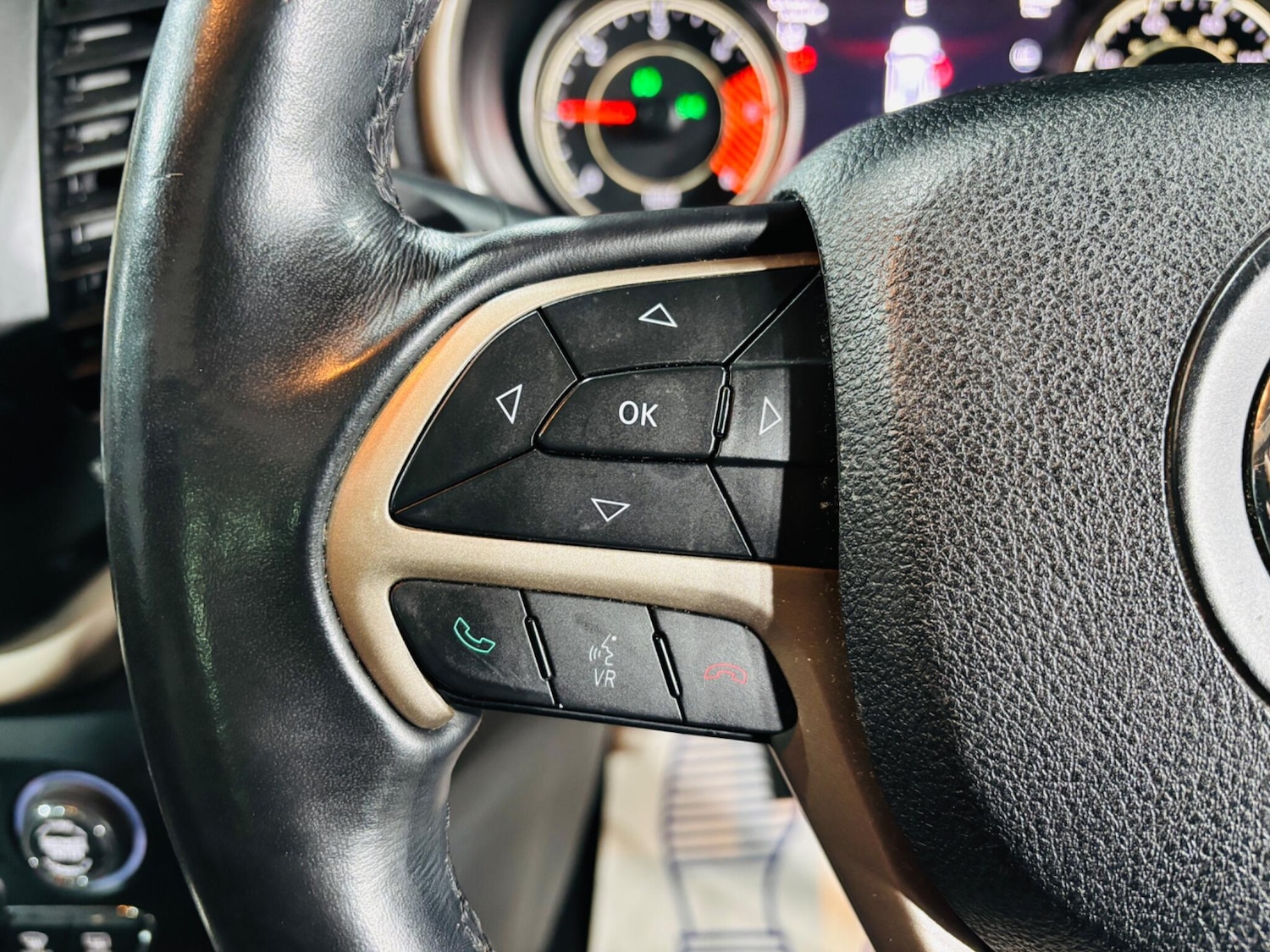 Used Jeep Cherokee 2015 for sale - 76361216: Photo 21