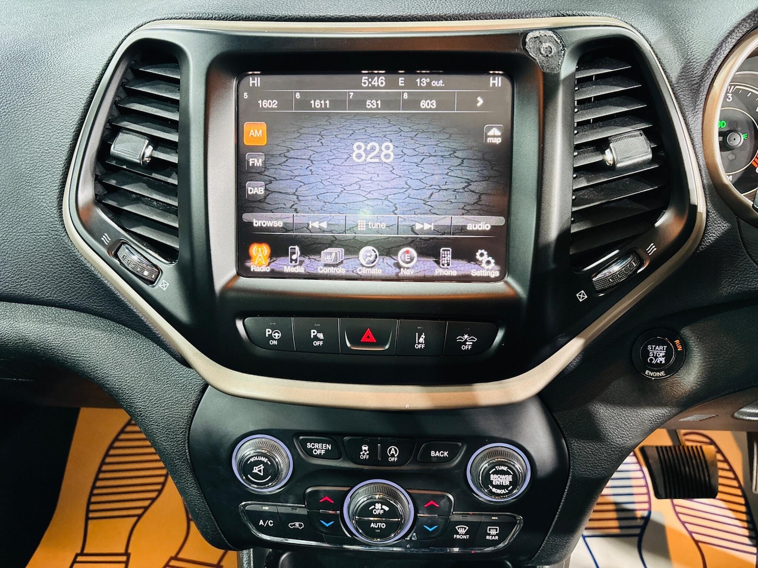 Used Jeep Cherokee 2015 for sale - 76361216: Photo 26