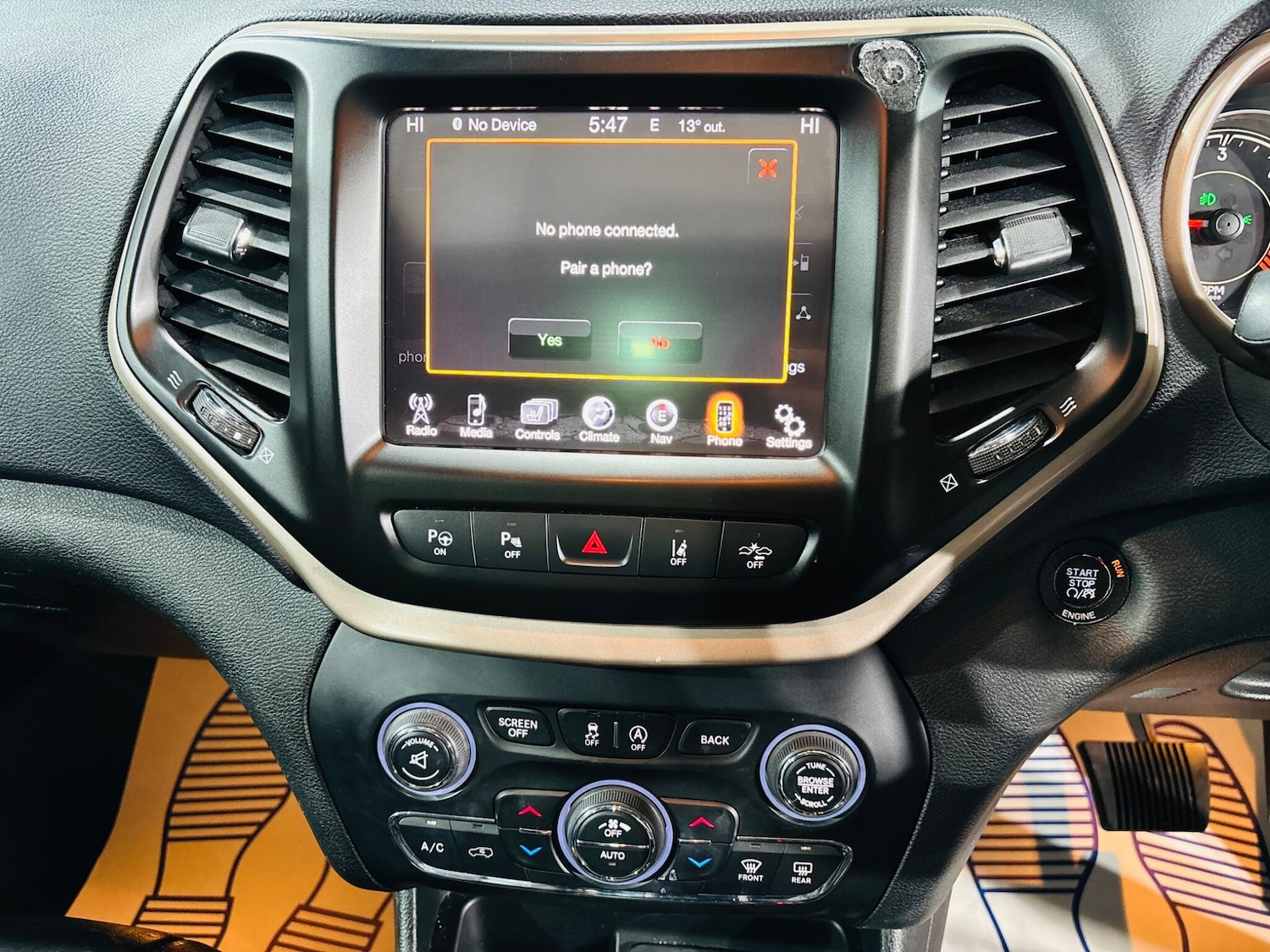 Used Jeep Cherokee 2015 for sale - 76361216: Photo 28