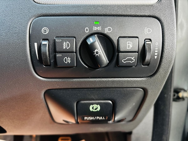 Used Volvo V70 2010 for sale - 76189326: Photo 18