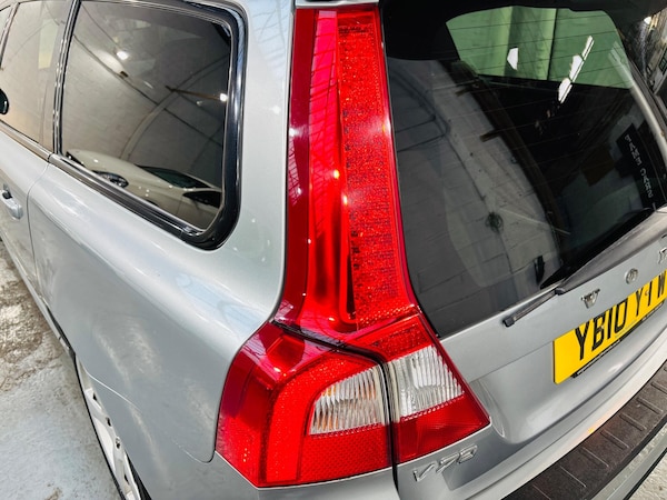 Used Volvo V70 2010 for sale - 76189326: Photo 26