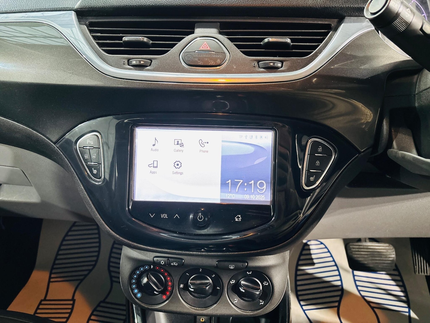 Used Vauxhall Corsa 2015 for sale - 76865792: Photo 21