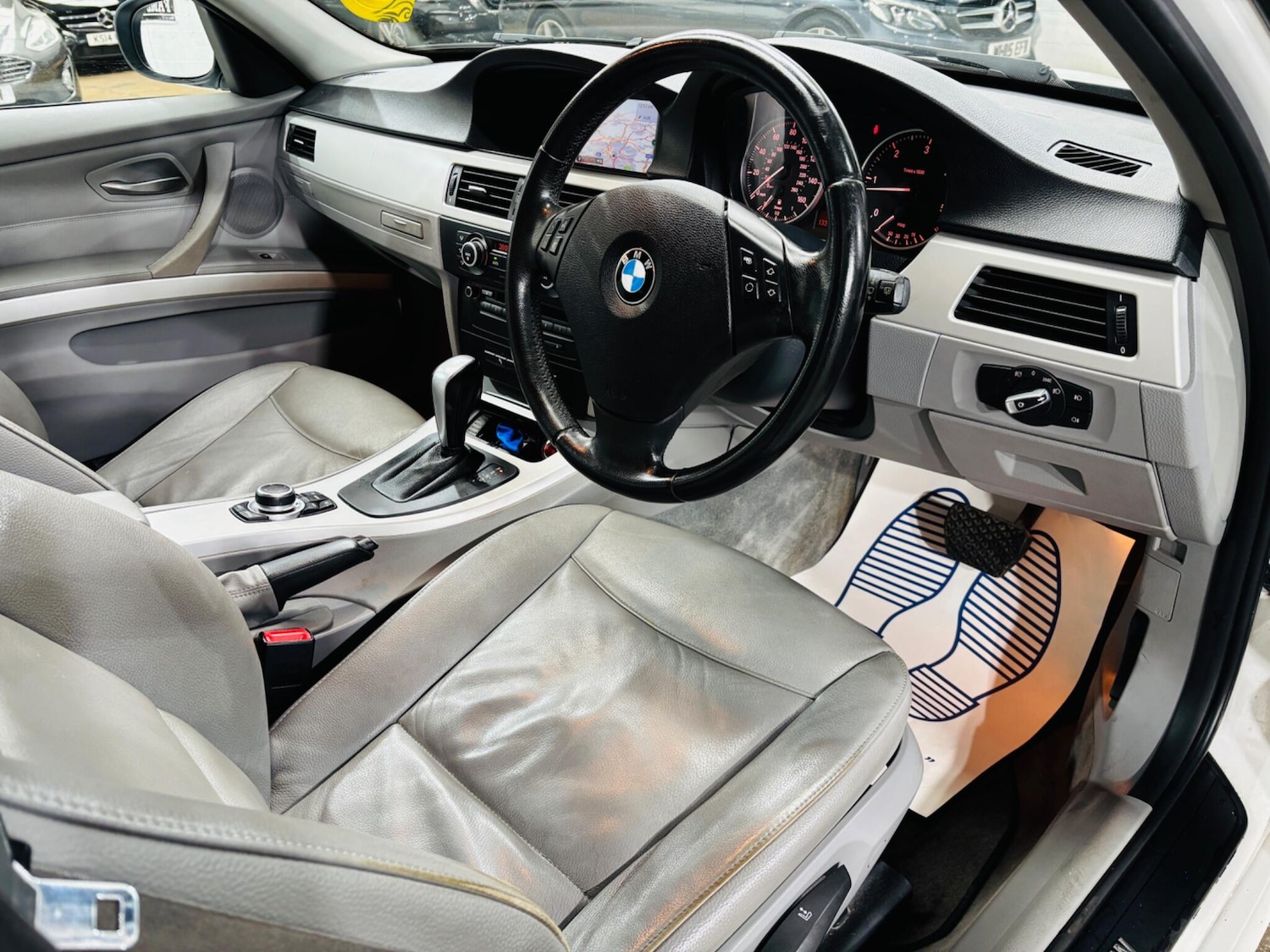 Used BMW 3 Series 2010 for sale - 77737109: Photo 10