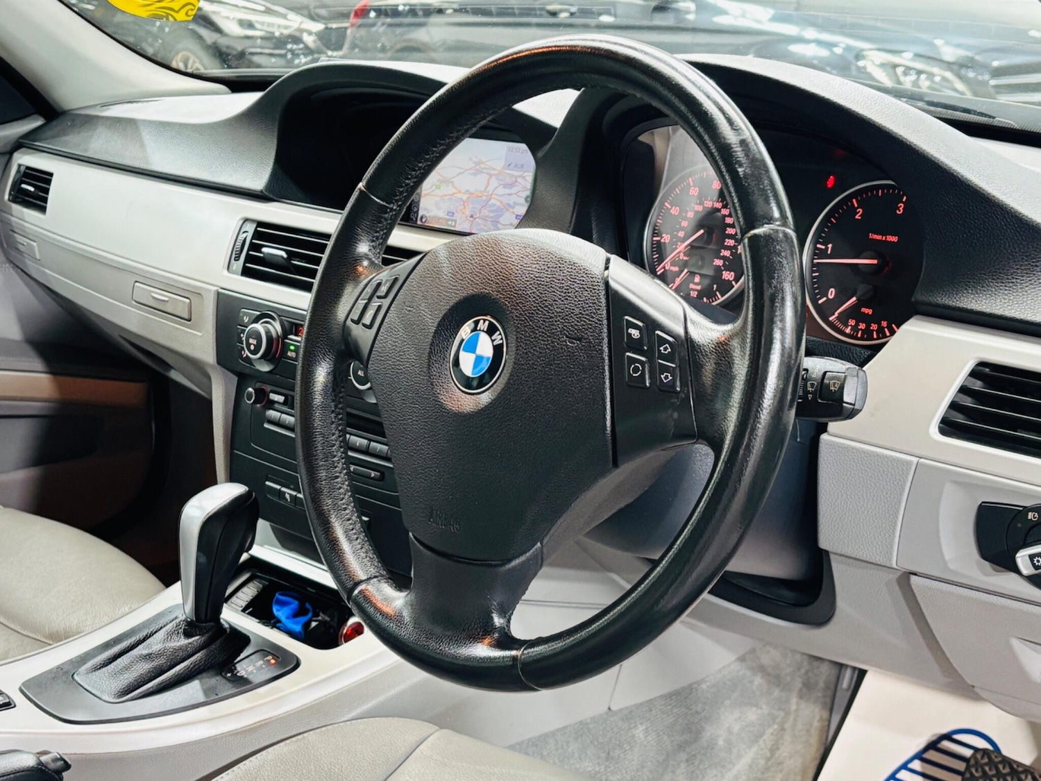 Used BMW 3 Series 2010 for sale - 77737109: Photo 11