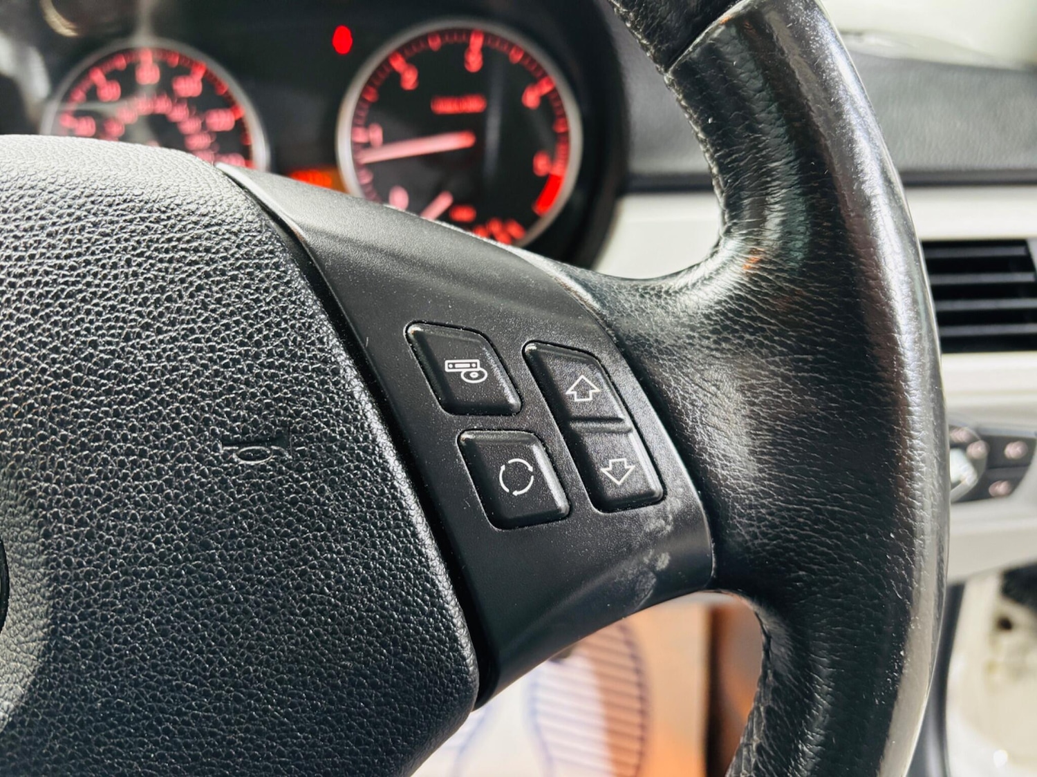 Used BMW 3 Series 2010 for sale - 77737109: Photo 19