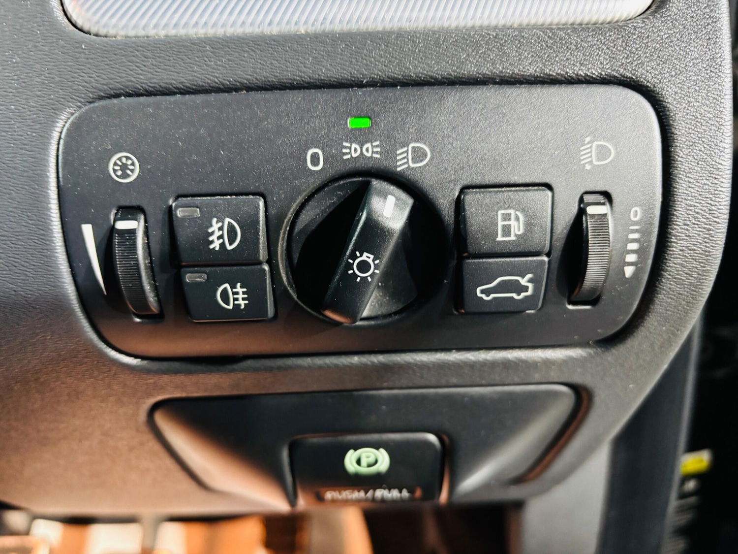 Used Volvo V70 2009 for sale - 77255161: Photo 18