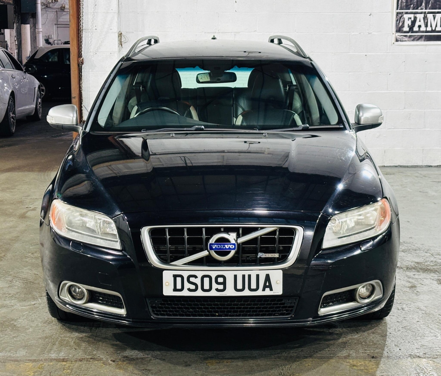 Used Volvo V70 2009 for sale - 77255161: Photo 2