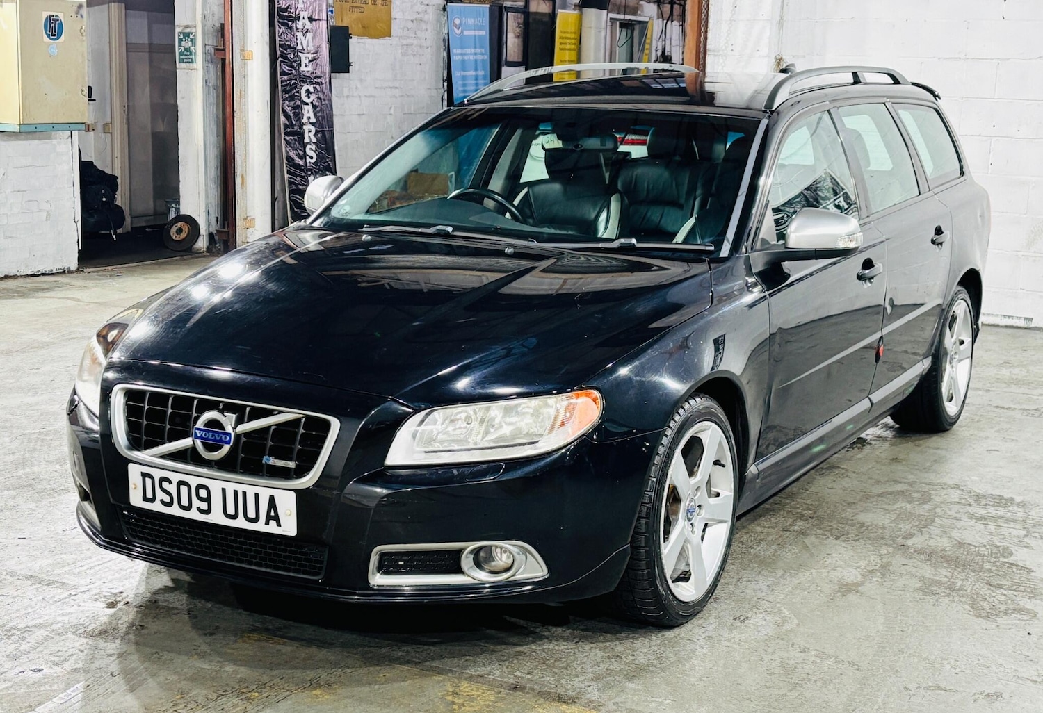Used Volvo V70 2009 for sale - 77255161: Photo 4