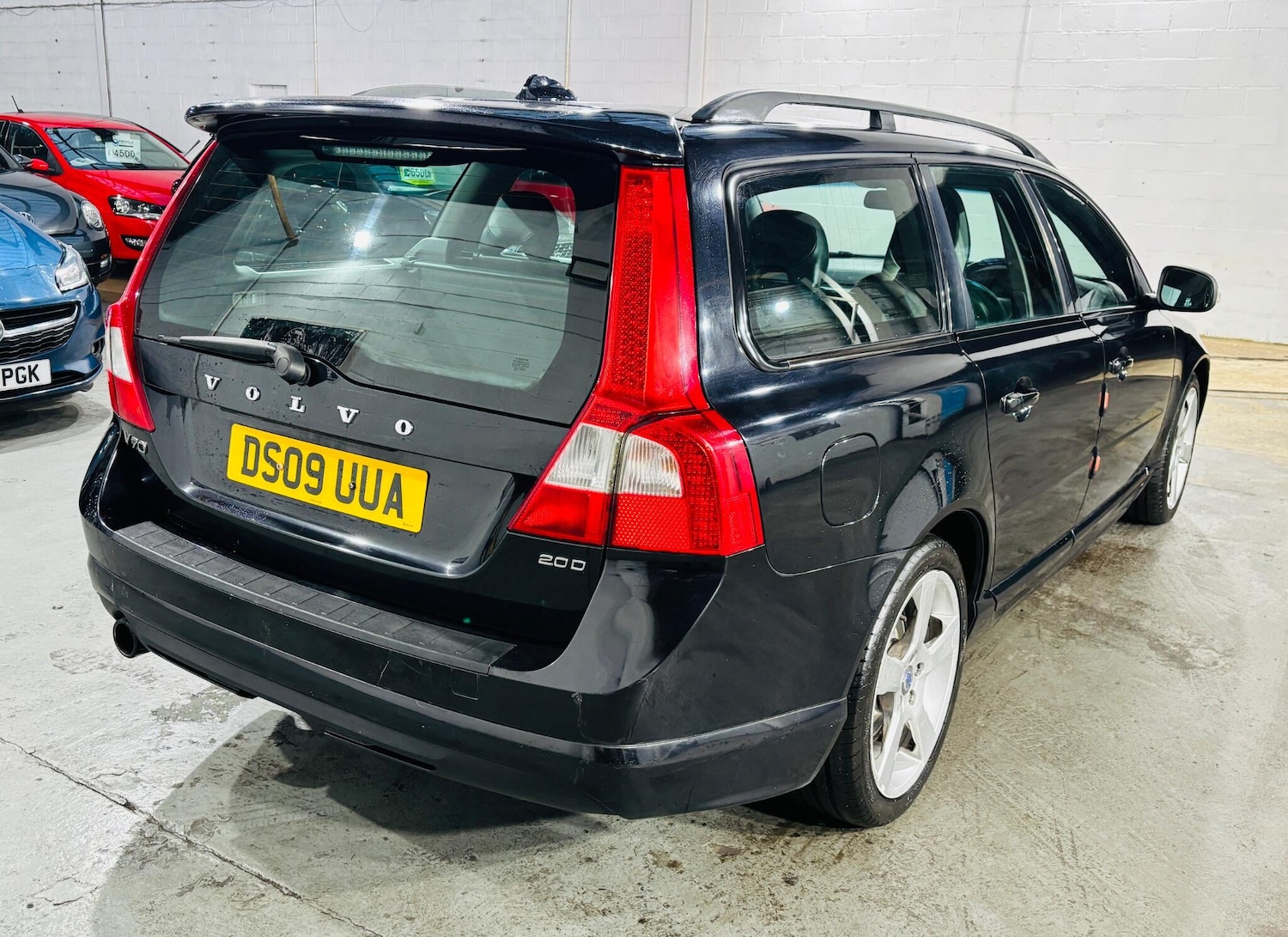 Used Volvo V70 2009 for sale - 77255161: Photo 5