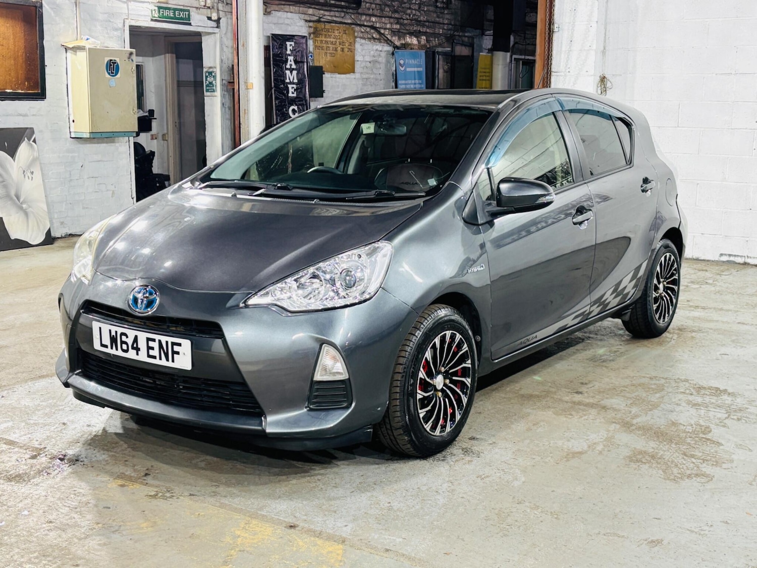 Used Toyota Aqua 2025 for sale - 78007060: Photo 4