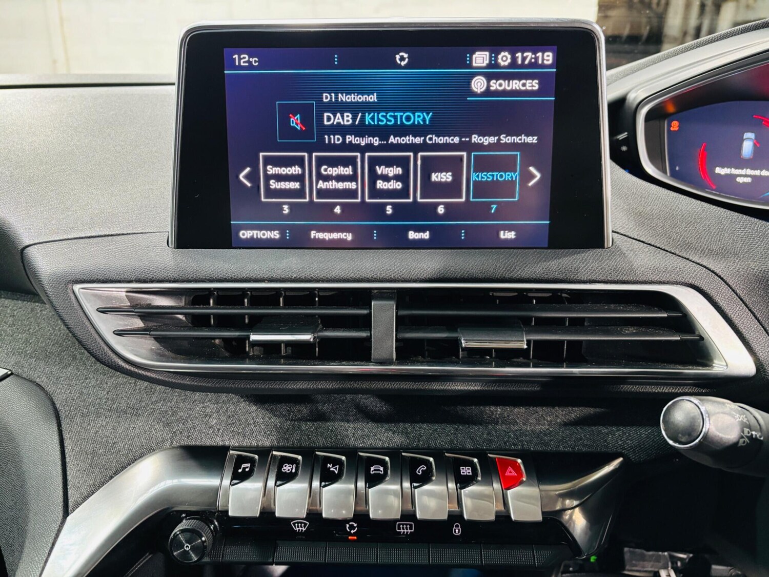 Used Peugeot 3008 2017 for sale - 77838858: Photo 21