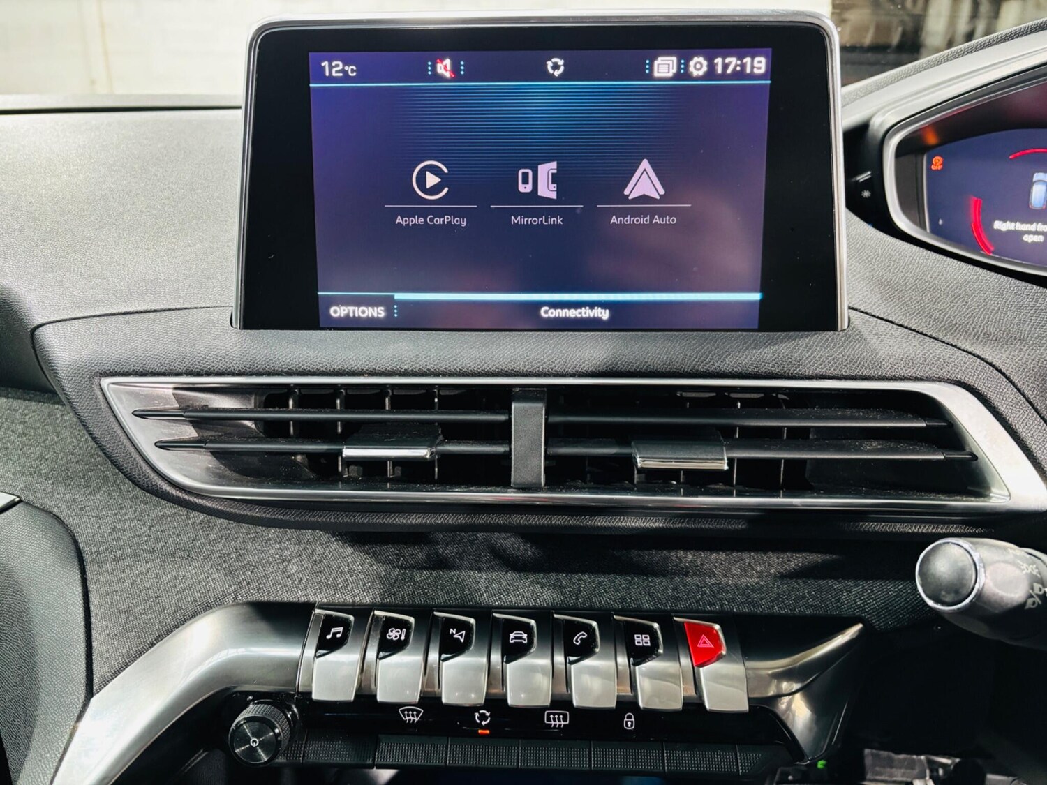 Used Peugeot 3008 2017 for sale - 77838858: Photo 24