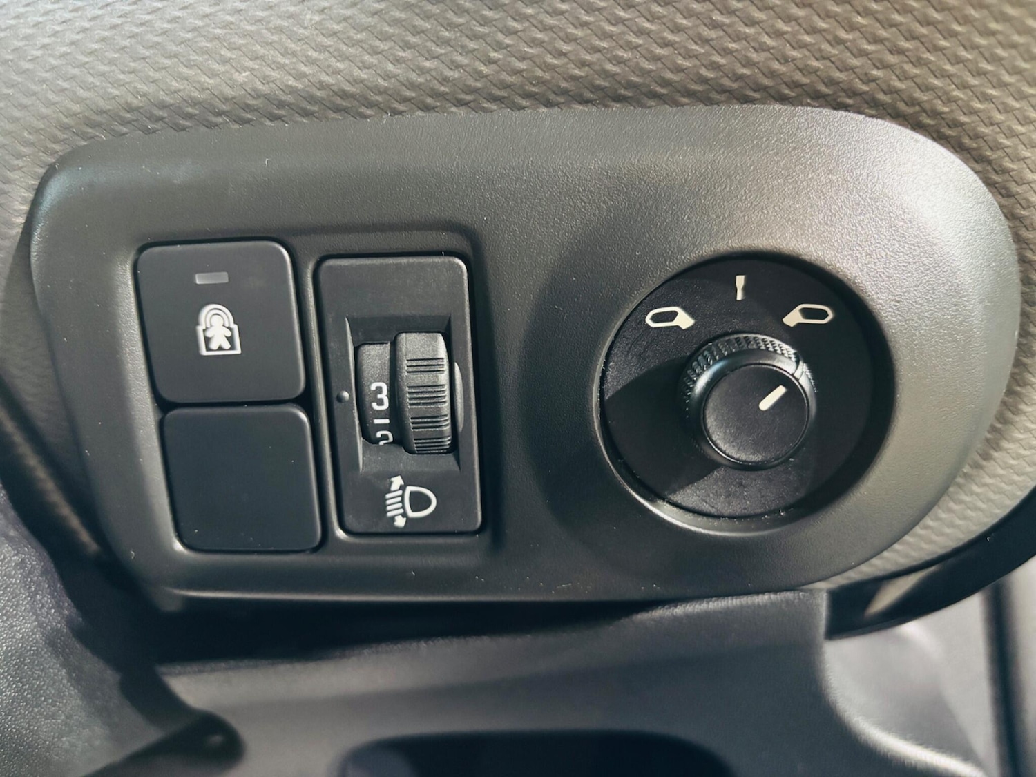 Used Citroen C4 Cactus 2016 for sale - 77783471: Photo 18