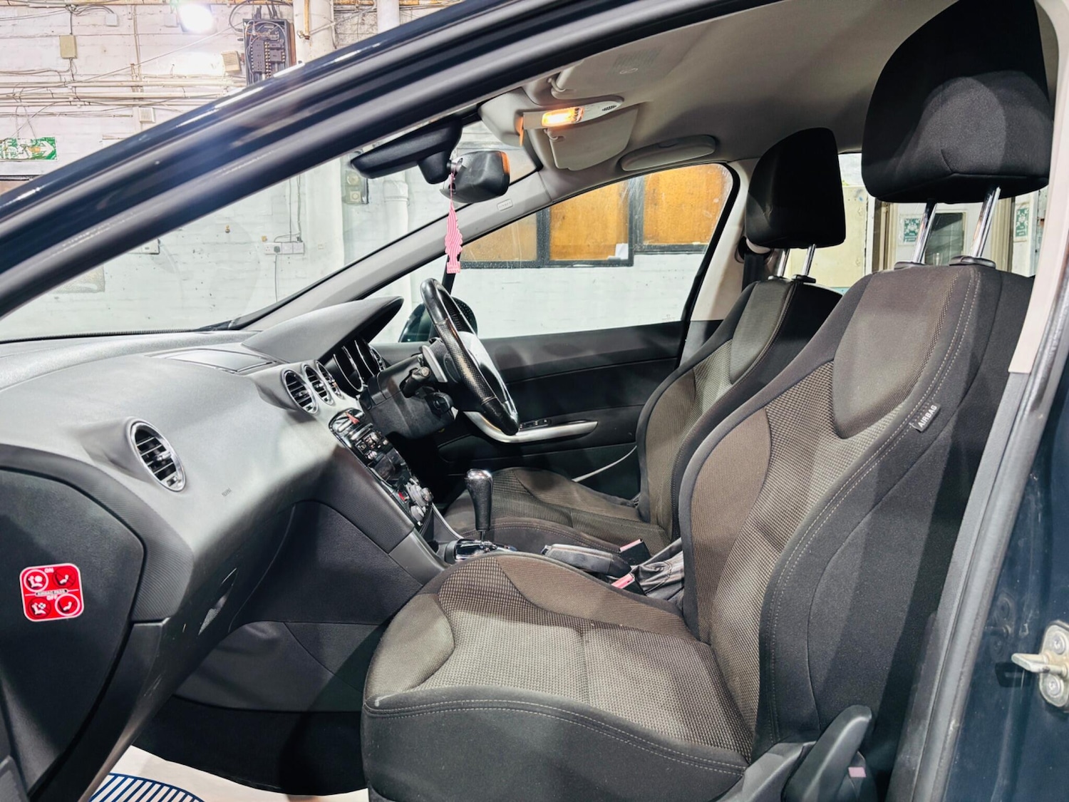 Used Peugeot 308 2013 for sale - 76408815: Photo 15