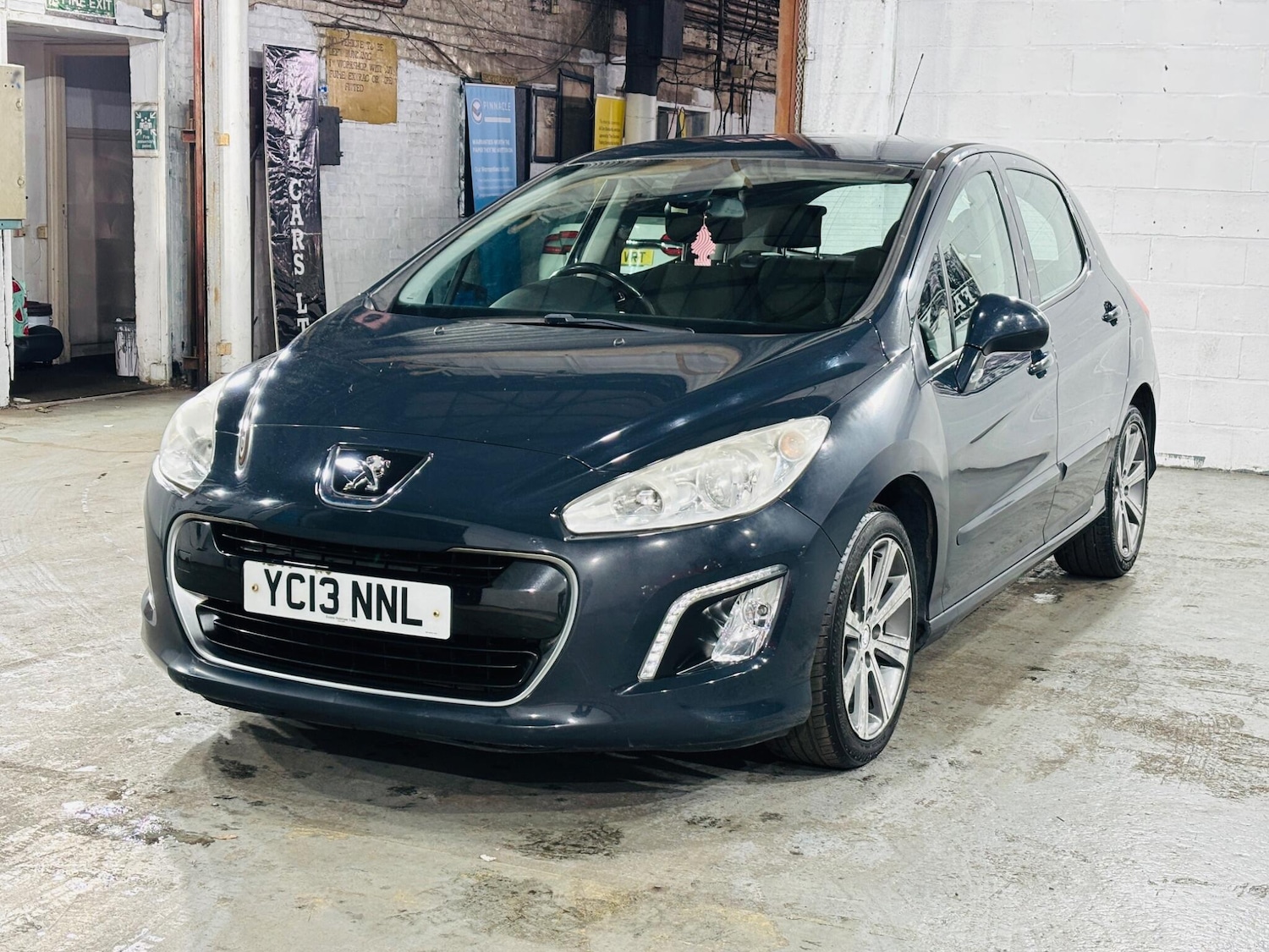 Used Peugeot 308 2013 for sale - 76408815: Photo 4