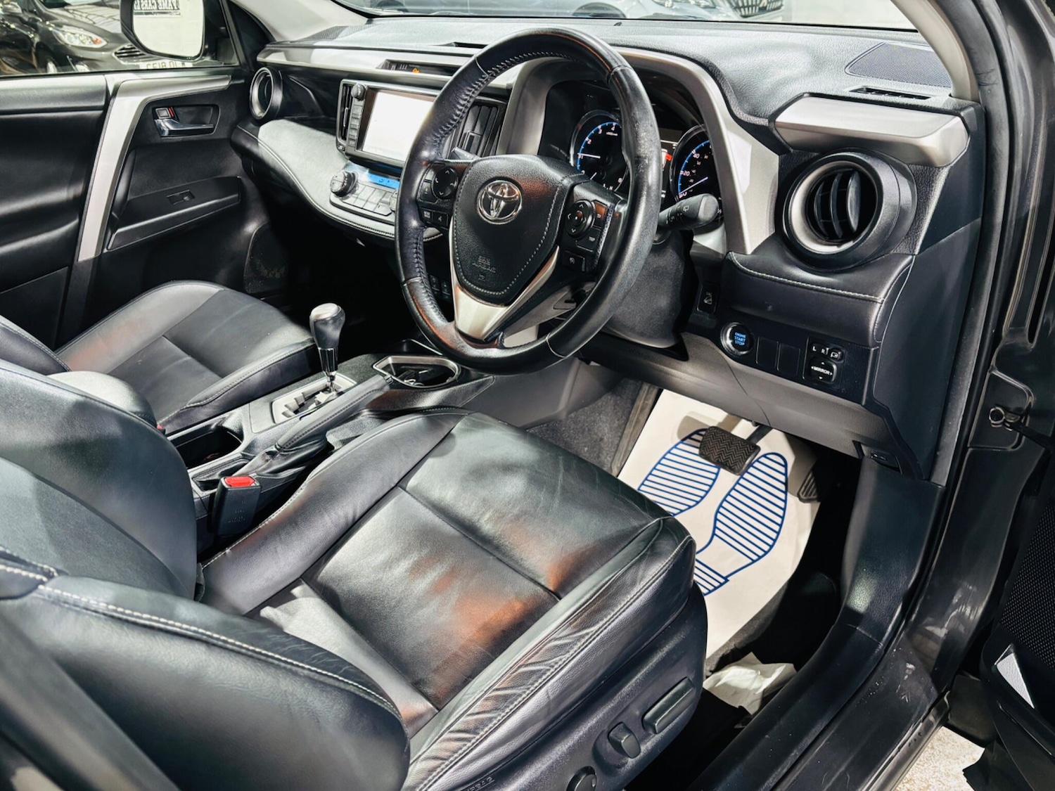 Used Toyota RAV4 for sale - 77597981: Photo 10