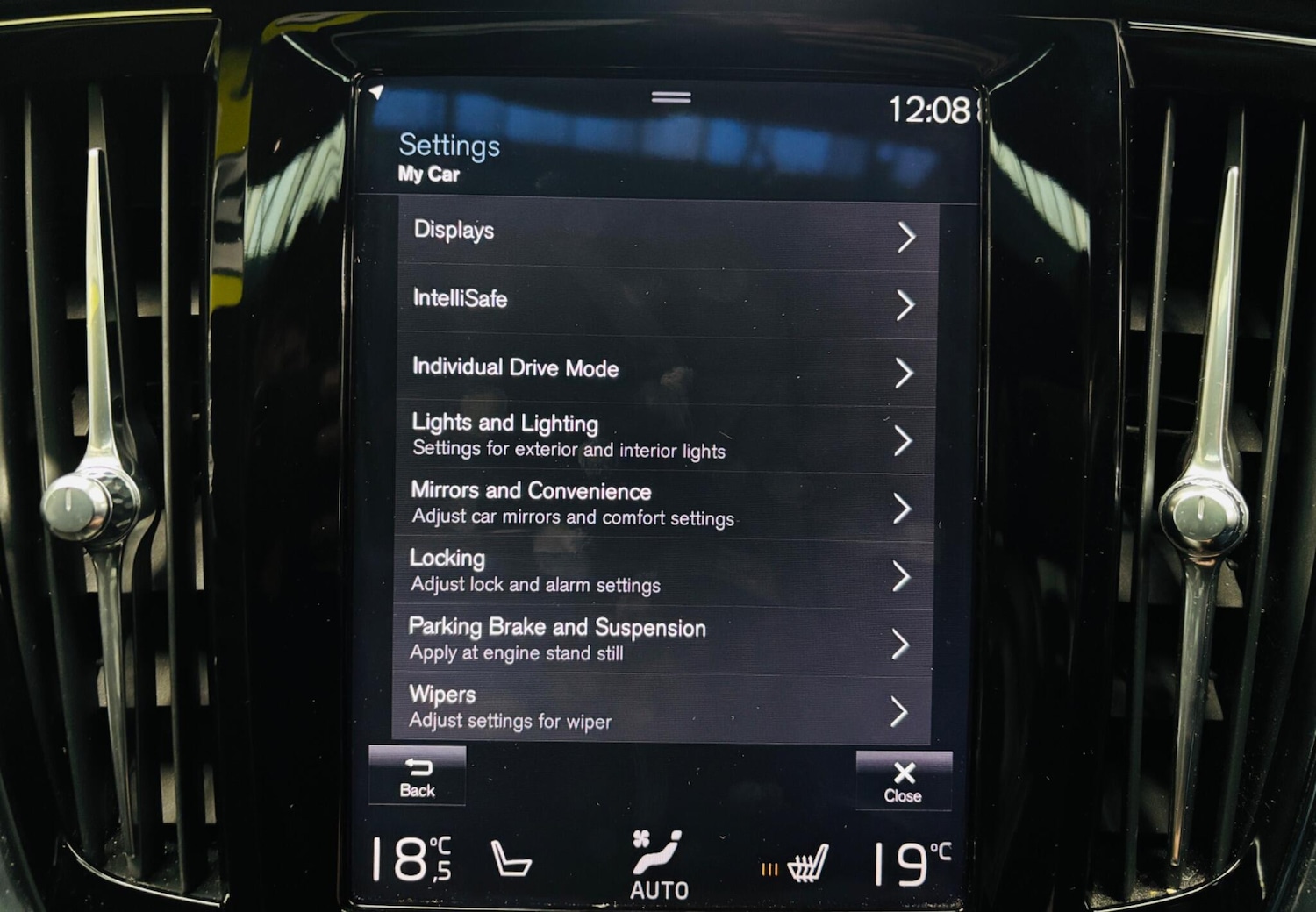 Used Volvo S90 2017 for sale - 76226594: Photo 32