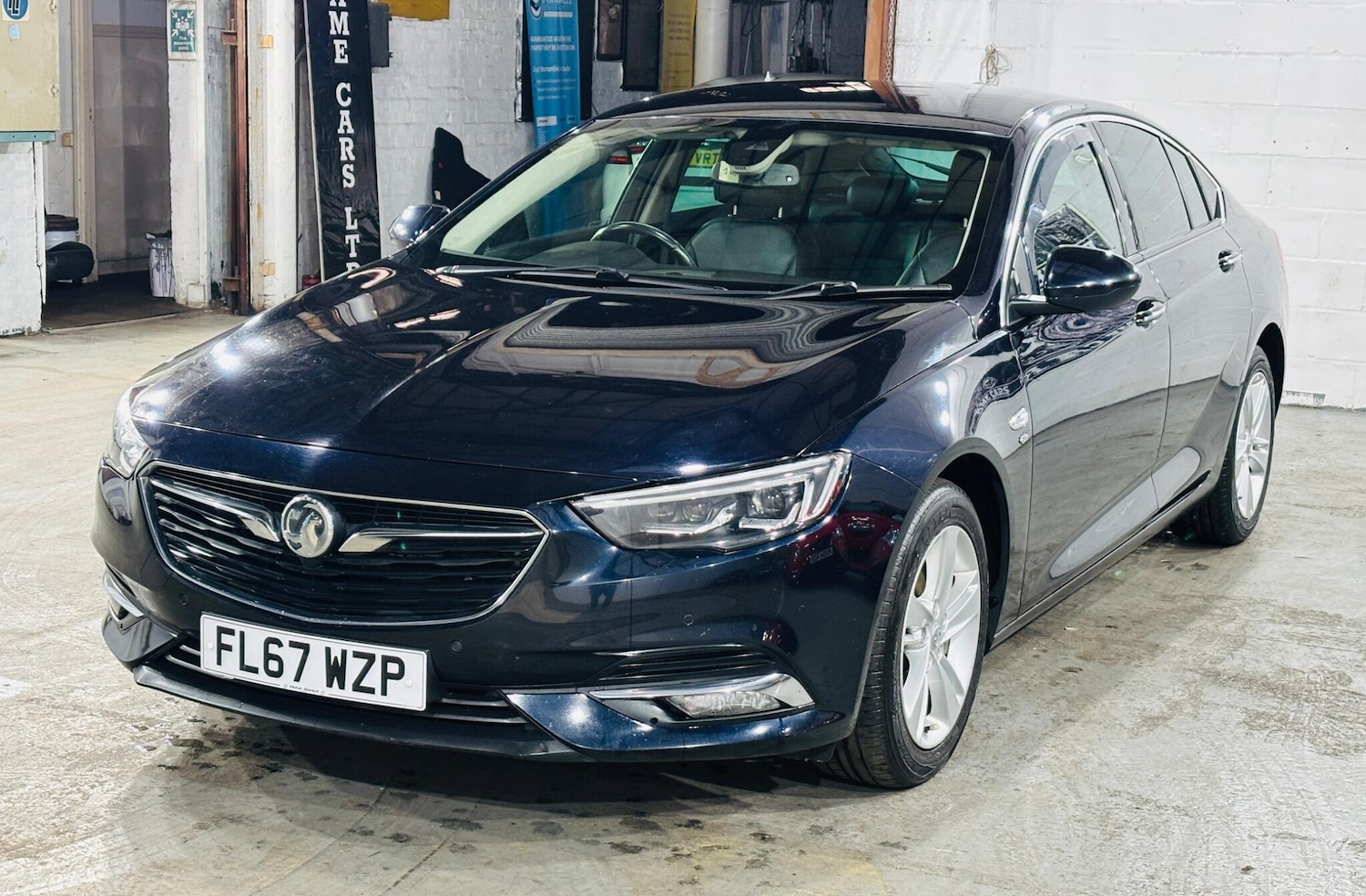 Used Vauxhall Insignia 2017 for sale - 76752731: Photo 4
