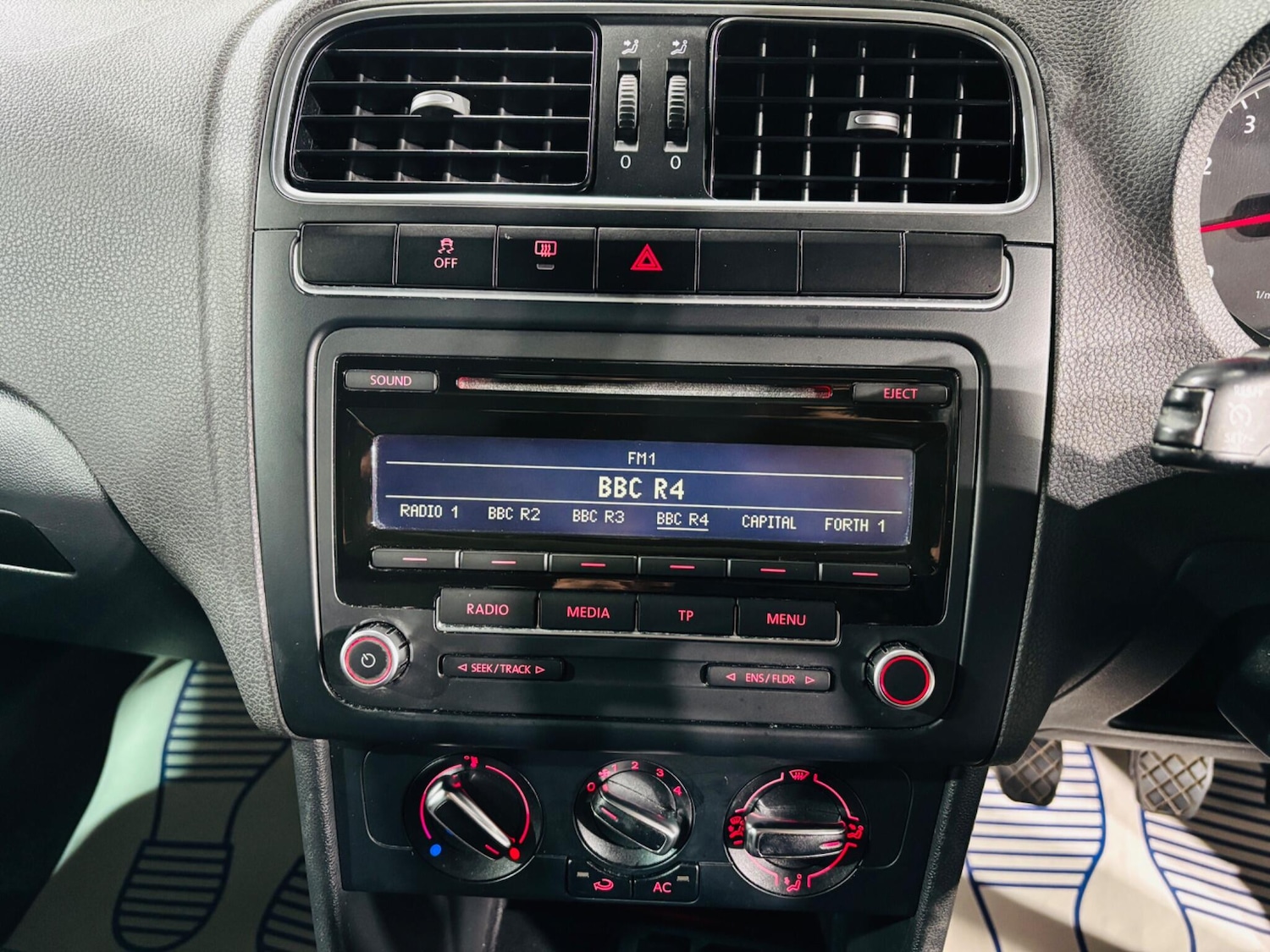 Used Volkswagen Polo 2013 for sale - 76646255: Photo 21