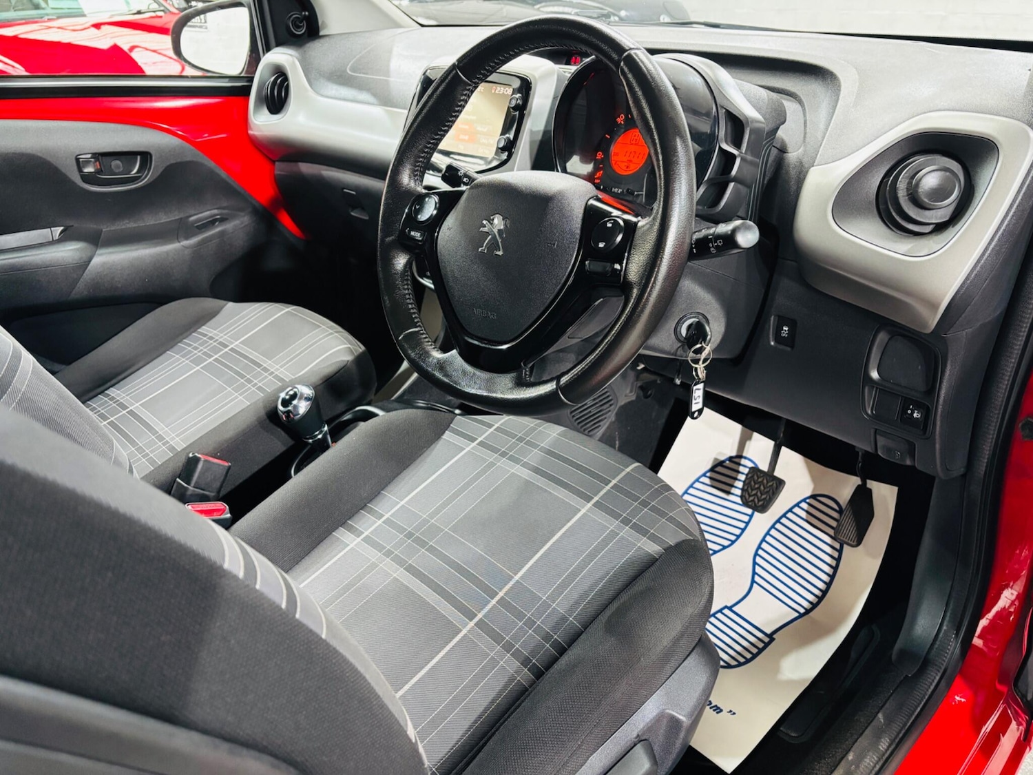 Used Peugeot 108 2017 for sale - 76521917: Photo 10