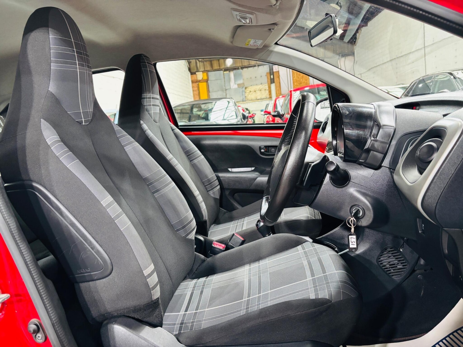 Used Peugeot 108 2017 for sale - 76521917: Photo 13