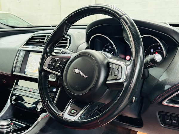 Used Jaguar XE 2015 for sale - 76200346: Photo 11
