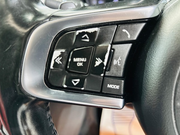 Used Jaguar XE 2015 for sale - 76200346: Photo 23