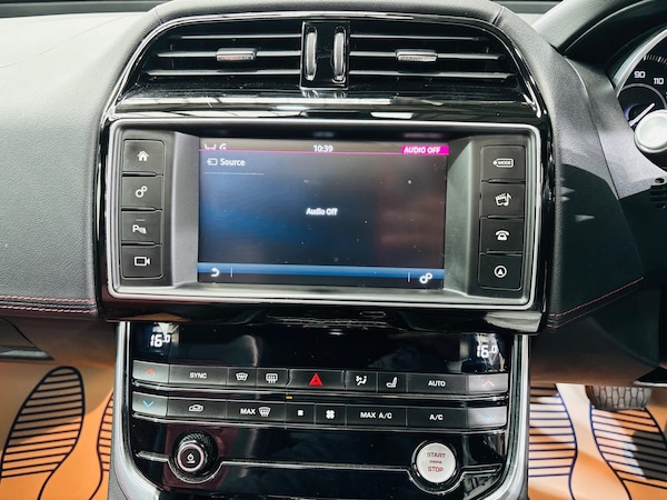 Used Jaguar XE 2015 for sale - 76200346: Photo 26