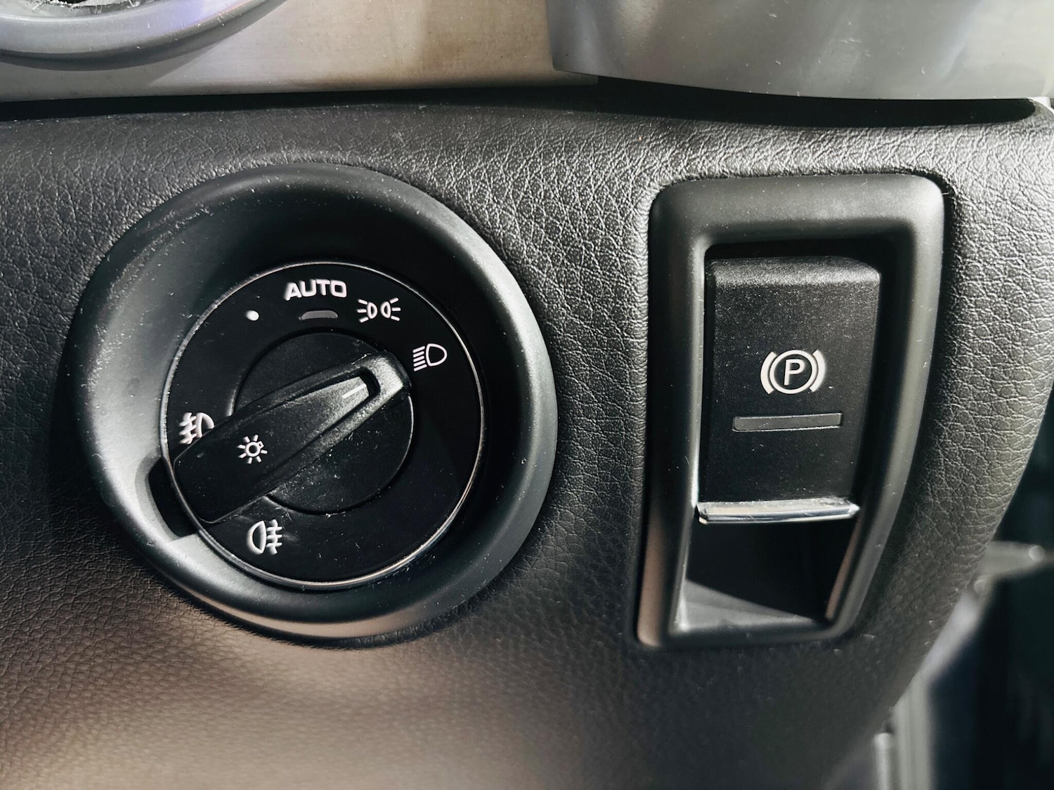 Used Porsche Cayenne 2011 for sale - 76512928: Photo 19